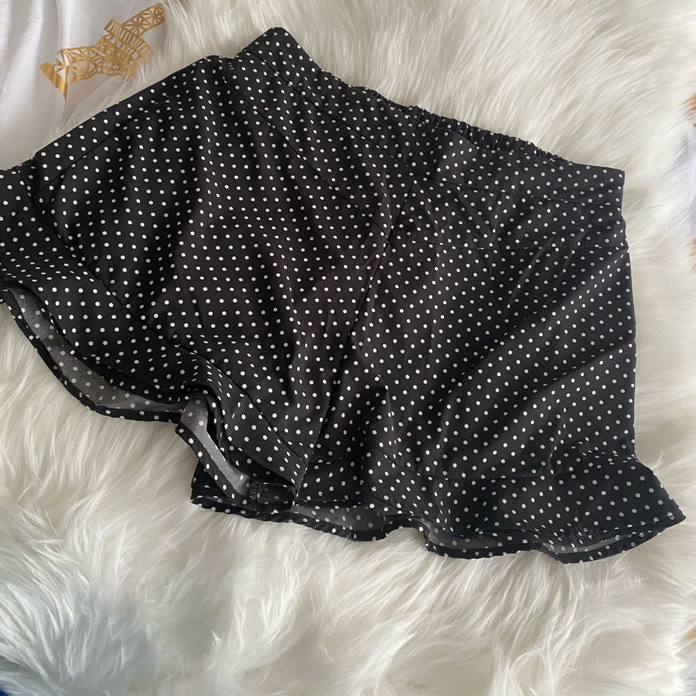 Scallop PocaDot Shorts
